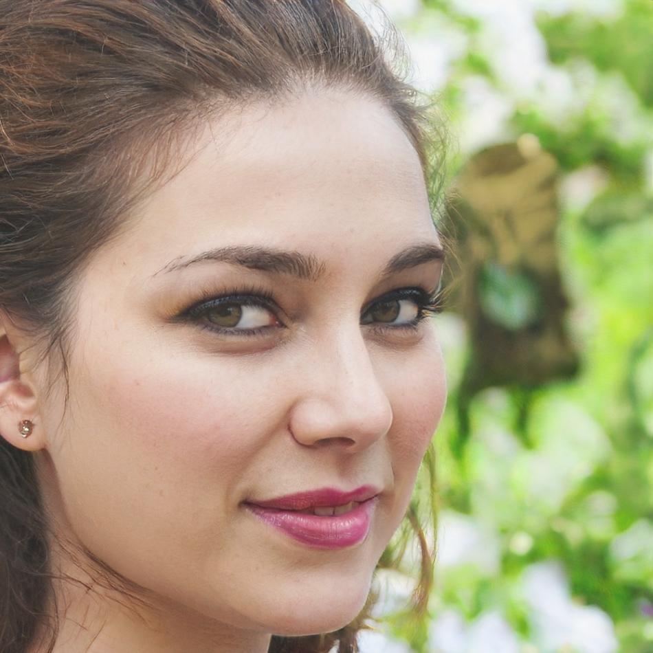 Portrait de cliente satisfaite